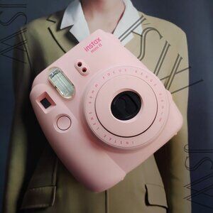 Pink FujiFilm Instax Mini 8 Instant Polaroid Film Camera